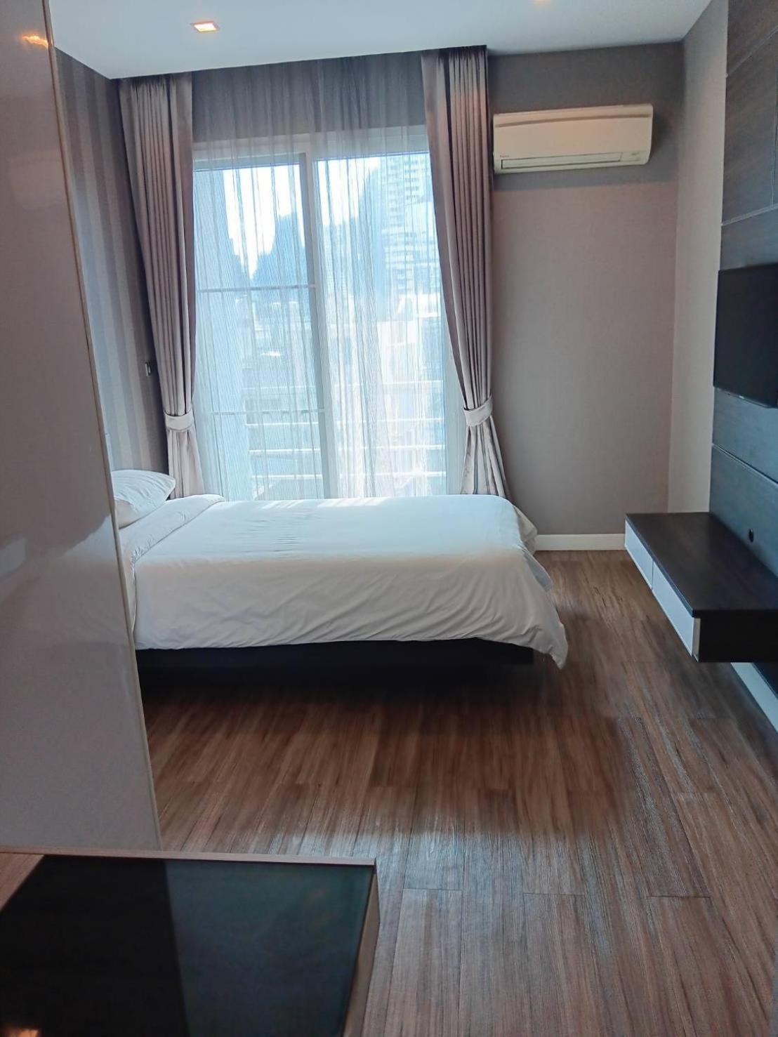 J Residence Thonglor 8 Banguecoque Exterior foto