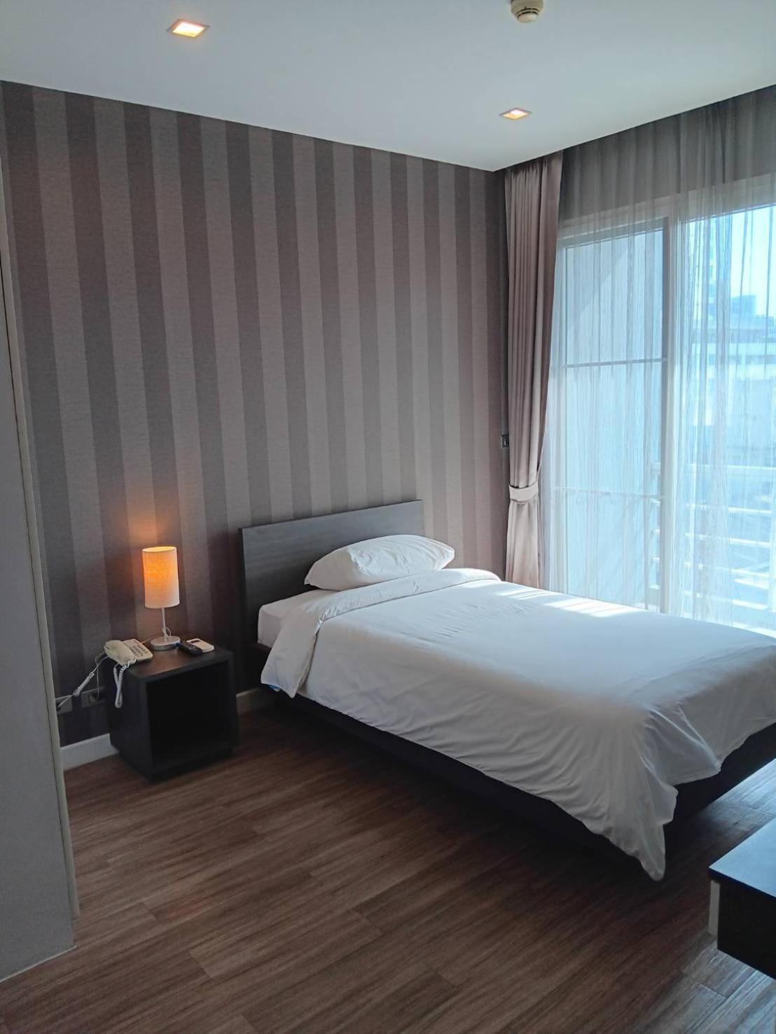 J Residence Thonglor 8 Banguecoque Exterior foto