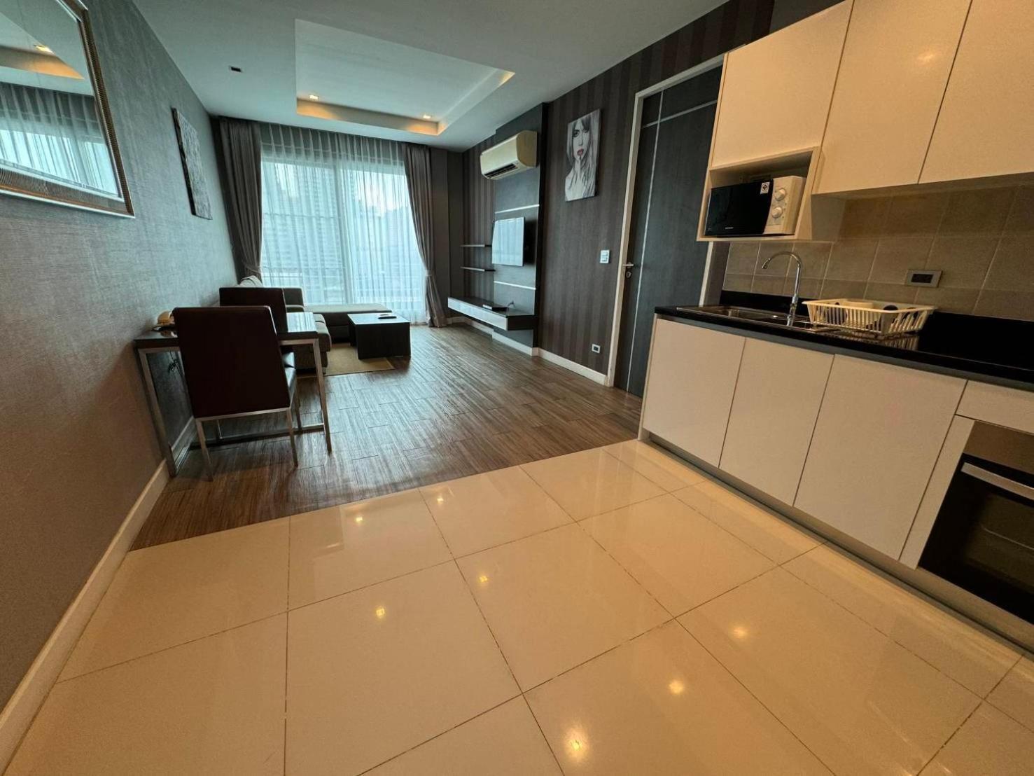 J Residence Thonglor 8 Banguecoque Exterior foto