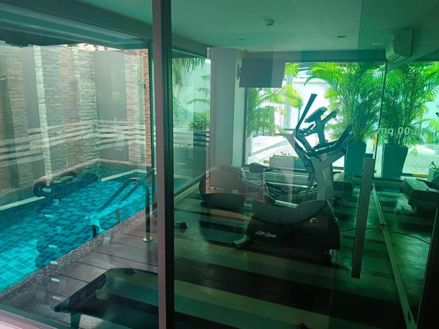 J Residence Thonglor 8 Banguecoque Exterior foto