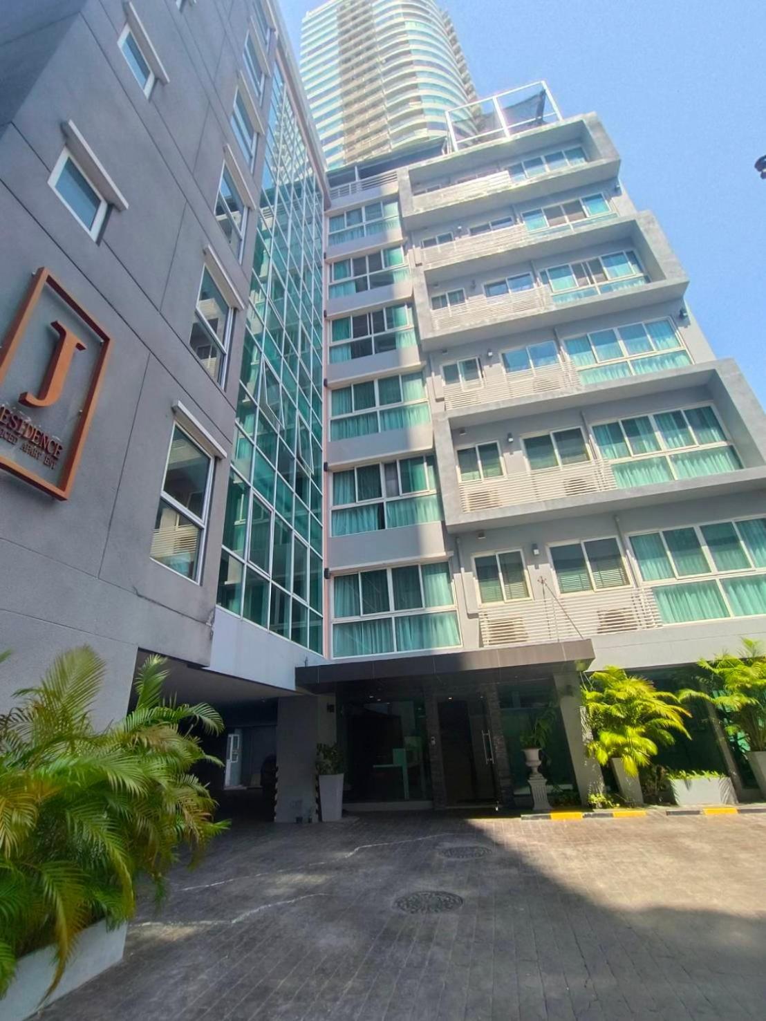 J Residence Thonglor 8 Banguecoque Exterior foto